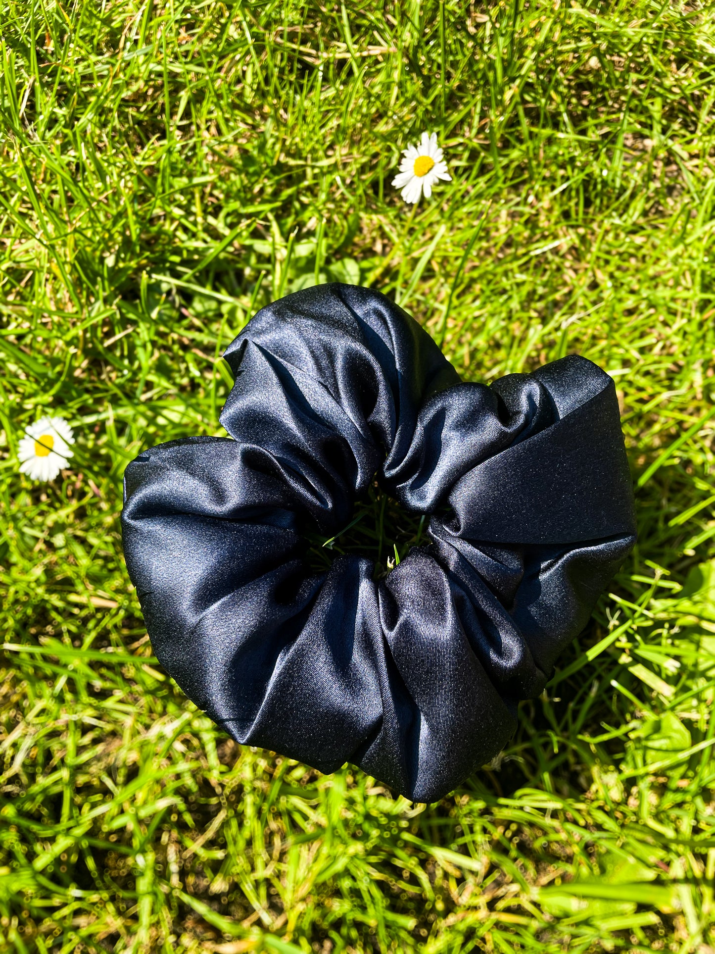 Single regular silk scrunchie